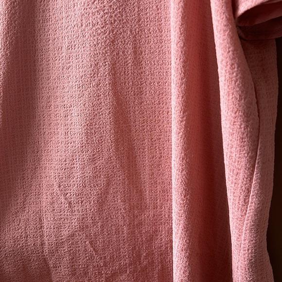 BANANA REPUBLIC FACTORY pink flutter sleeve blouse size L - Picture 4 of 6
